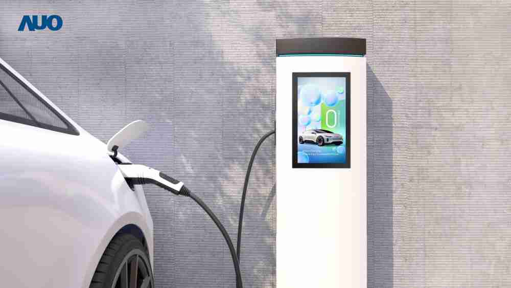 友達〝EVSE車用充電樁解決方案〞專為電動汽車充電樁設計，，，具有高亮度、、克服戶外艱難環境的耐溫、、耐紫外線等特性，，，並搭載散熱性及擴充性強的高效能工業電腦，，可實現人機互動訴求，，，如資訊顯示、、、支付等應用